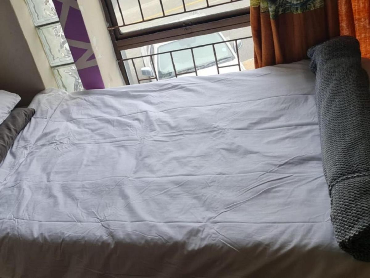 Sunset Backpackers Hostel Bloubergstrand