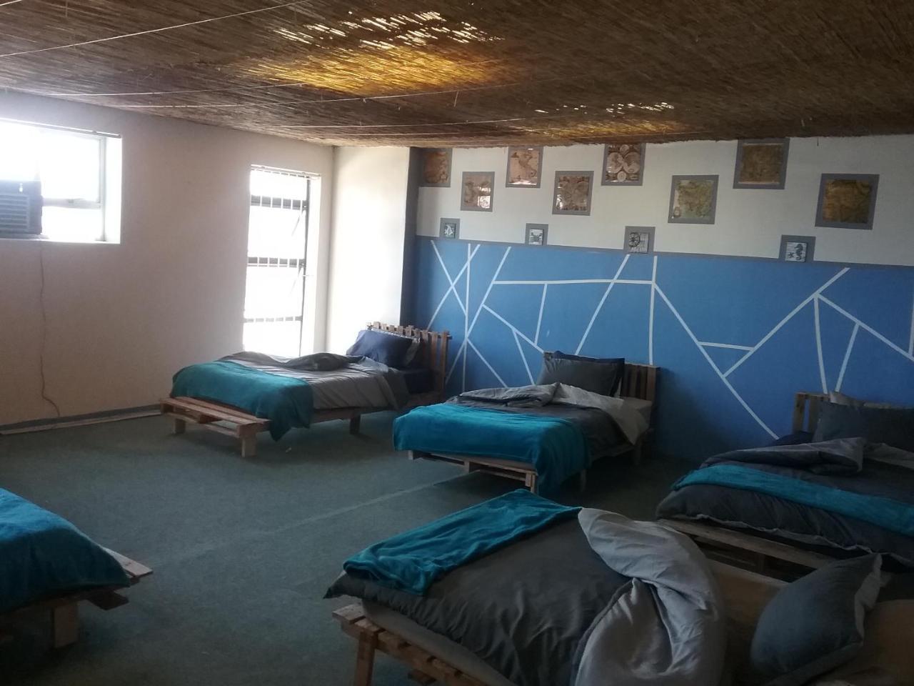 Sunset Backpackers Bloubergstrand